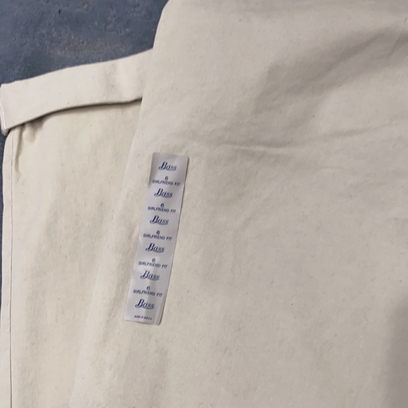 G.H Bass khaki girlfriend fit - Picture 6 of 8